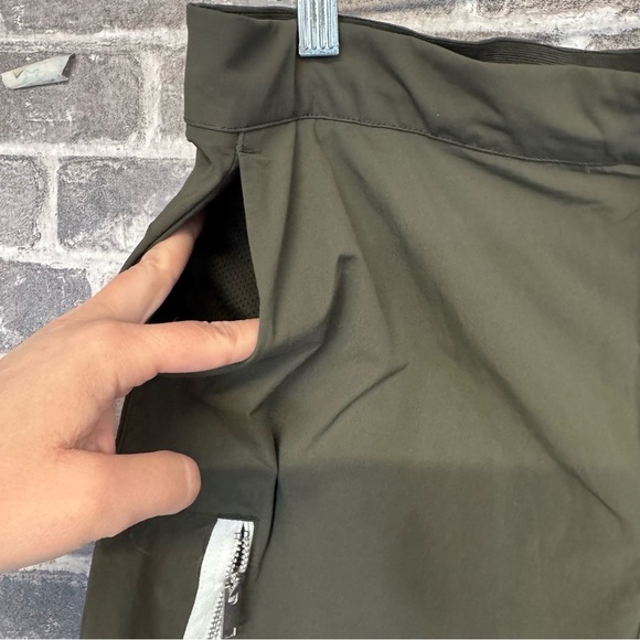 NWT Nike Sportswear Utility Pants Olive Green pockets - Picture 6 of 16